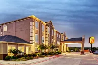 Super 8 by Wyndham Morton Grove/Chicago Hotels in Glenview