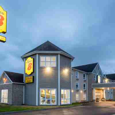Super 8 by Wyndham Sainte Agathe des Monts Hotel Exterior