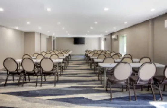 Comfort Suites Nashville Airport - Bna