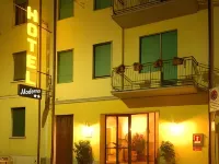 Hotel Moderno Hotel in zona Casa del Fiore di Napoli Donatella