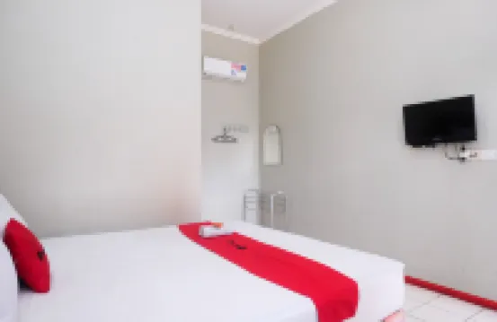 RedDoorz Near Kampus Ump Purwokerto Các khách sạn ở Purwokerto