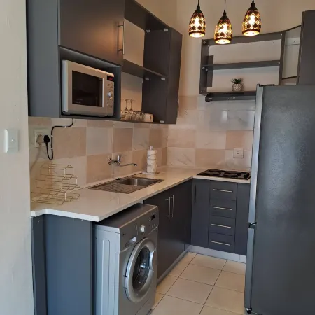 Hazel Haven 2 Guest House Отели рядом с достопримечательностью «Торговый центр West End Centre»