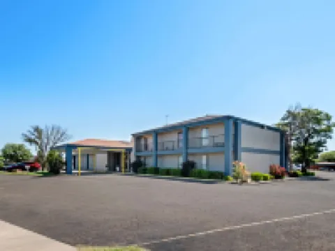 Quality Inn Hotels in Plainview
