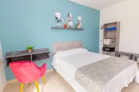Breezy & Bright Full Apartment Hotels near Laguna ABC