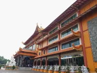 RedDoorz Plus Near Millenium Ict Centre Medan 2 Hotel di Helvetia Timur