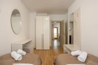 Apartments Lea Hotels in Podstrana