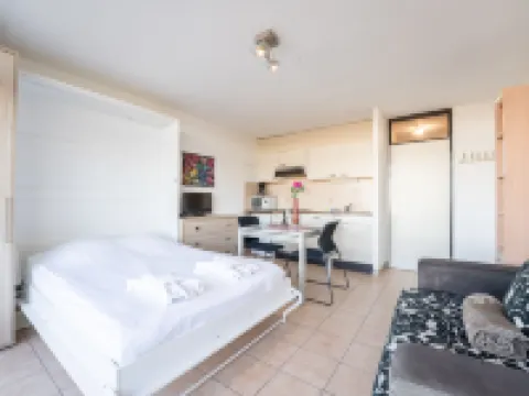 Studio 705 with Seaview Hoteles en Bredene