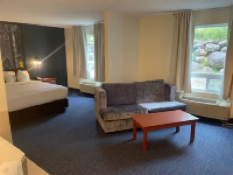 Super 8 by Wyndham Sainte Agathe des Monts Hotels in Les Laurentides Regional County Municipality