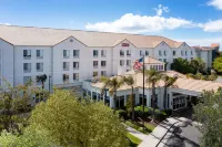 Hilton Garden Inn Bakersfield Các khách sạn gần Salt 7even Float Center