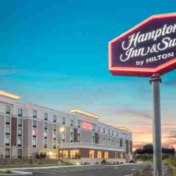 Hampton Inn & Suites Newburgh - Stewart Airport Hotel Exterior