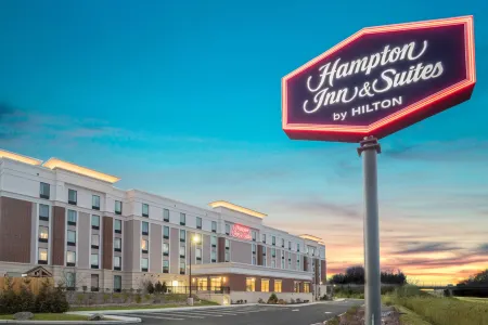 Hampton Inn & Suites Newburgh - Stewart Airport