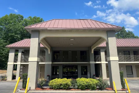 Super 8 by Wyndham Decatur/Lithonia/ATL Area