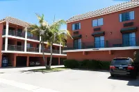 Redondo Pier Inn - parking