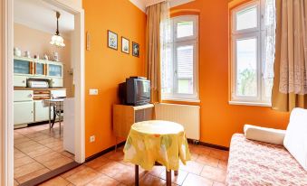 Apartment in Altentreptow with Garden