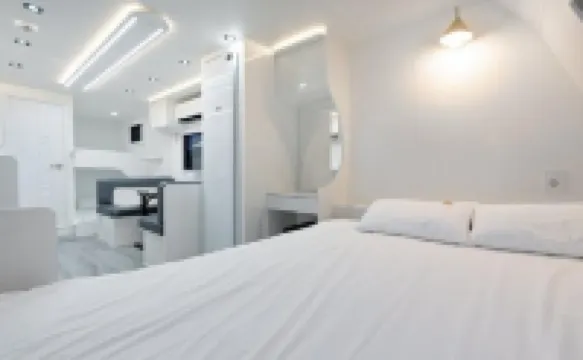 Pohang Uni's Sea Caravan Guryongpo Branch
