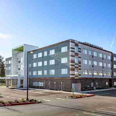 Element Bend Hotel Exterior