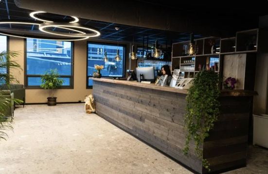 Canyon Hotell의 모던한 객실 내부 사진