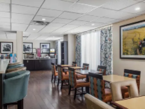 ハンプトン イン ダグラス ダグラスのホテル