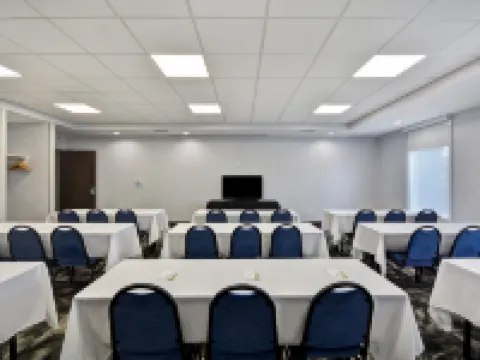 Home2 Suites by Hilton Grand Rapids North Hotels in Walker