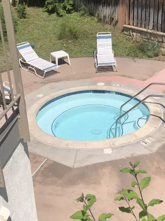 Lovely condo walking distance to Carpinteria beach and downtown.