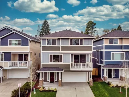 Luxurious 3 story new construction near Seattle!