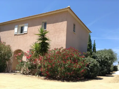 E PIAZZE. T2 TERRACE AND GARDEN WIFI PRIVATE PARKING. Hoteles en Monticello