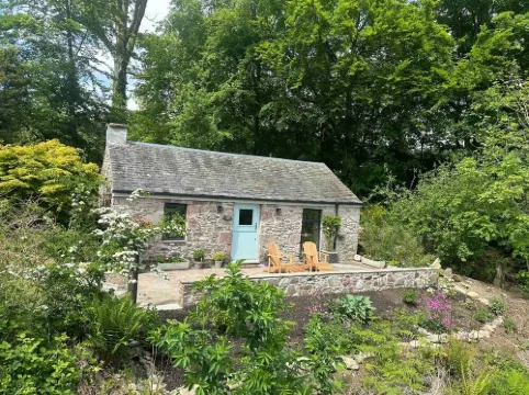 Charming stone Bothy at Loch Lomond