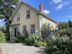 Historic home with modern amenities in the heart of town, walk everywhere!