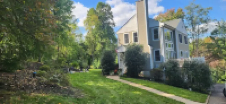 Mountain side house with game room, hot tub, firepit 1 mile from Lambertville