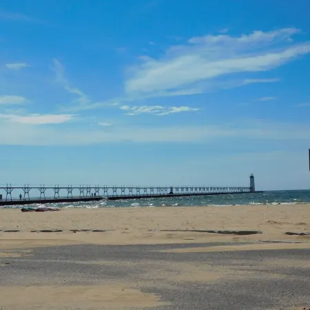 Manistee Charm :: Minutes from Beach & Downtown