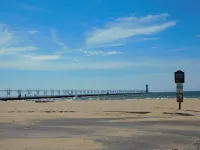 Manistee Charm :: Minutes from Beach & Downtown Hotel di Manistee