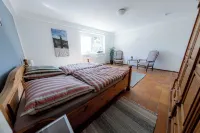 Spacious vacation apartment at the Königsgehege Plön Отели в г. Плён