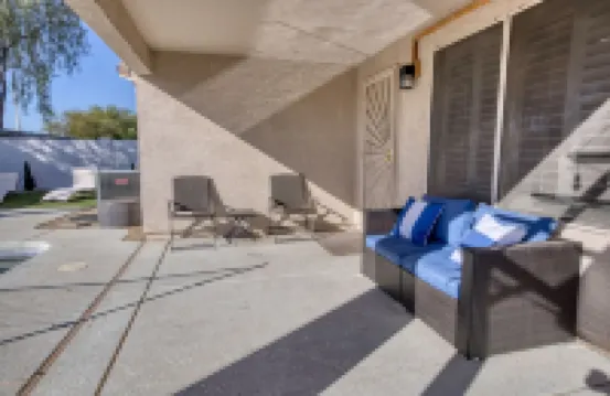 Pool, Games, Close to Freeway, Hiking & Golf nearby. . In the heart of Peoria