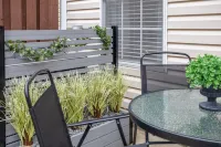 Luxurious Living, Fully Renovated w/ Amenities