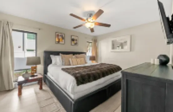 Enchanting Coastal Ambiance & Breathtaking Sunsets