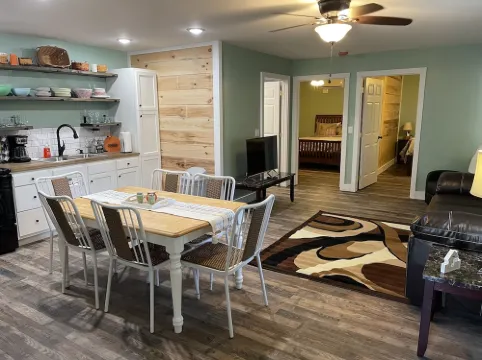 New Near Jamestown Dock - A Hotels in Jamestown