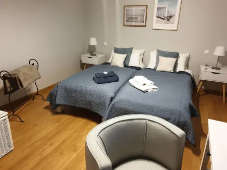 Bright new apartment with dream view modern, comfortable with train connection