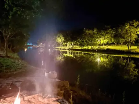 Family Friendly Spacious home on the Paluxy River