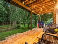 5BR Private Mountain Game Cabin! Hot Tub, Fire Pit Hotels in McGaheysville