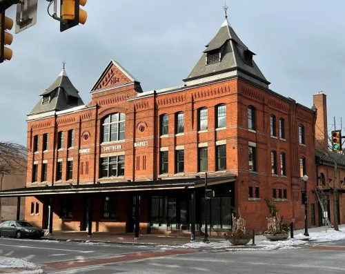 Beautiful Home w/ Private Yard! Walkable to Markets, Coffee Shops & More! Hotels in Lancaster