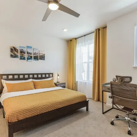 Luxury Brand New Townhouse, family and pet friendly
