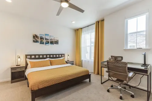 Luxury Brand New Townhouse, family and pet friendly 하이랜드랜치 호텔