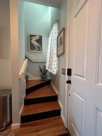 Coastline Cottage with Breathtaking Ocean Views On Fripp Island Wi-Fi, Golf Cart Отели в г. Фрипп Айленд