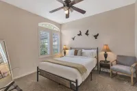Ahwahnee Hilltop Getaway - large modern home with amazing views - Wifi