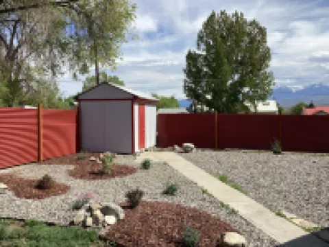 Fully renovated cozy home in the heart of Salmon! No cleaning fees! Hotels in Lemhi County