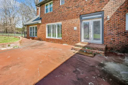 Beautiful and Serene 5BR Oasis with Private Pond Отели рядом с достопримечательностью «Rivergate»