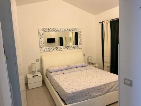 Pretty villa a stone's throw from the sea and the center....