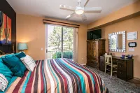 EXCEPTIONAL Luxury condo- Golf course view Wonderful Sunsets