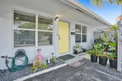 Tropical Garden Apartment in Wilton Manors