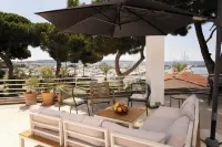 Villa in front of old port Golfe-Juan. Sea view, walk to beach, restaurants. AC!